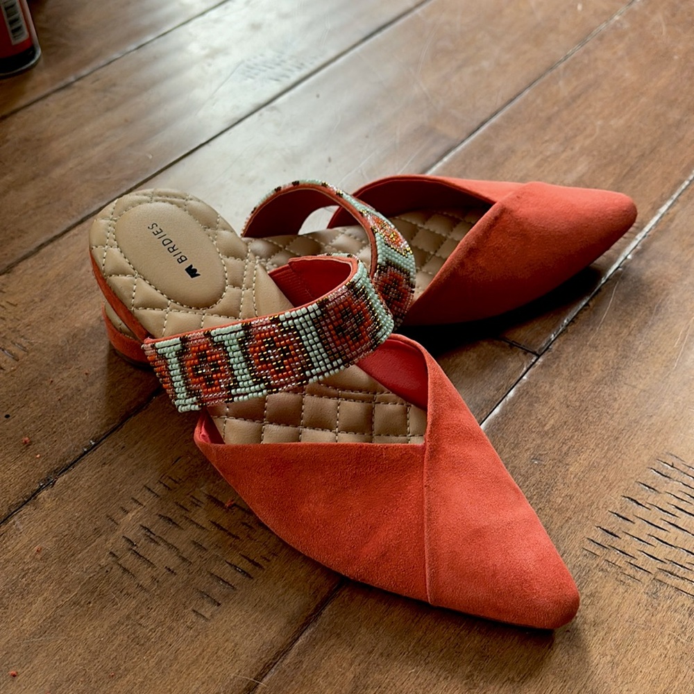 Birdies Swan Mule / Color: Spice with beaded cuff Size: 6.5